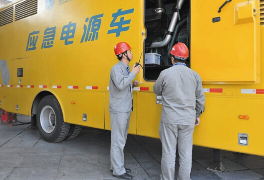 三水如何清理被灰尘覆盖的机油散热器？